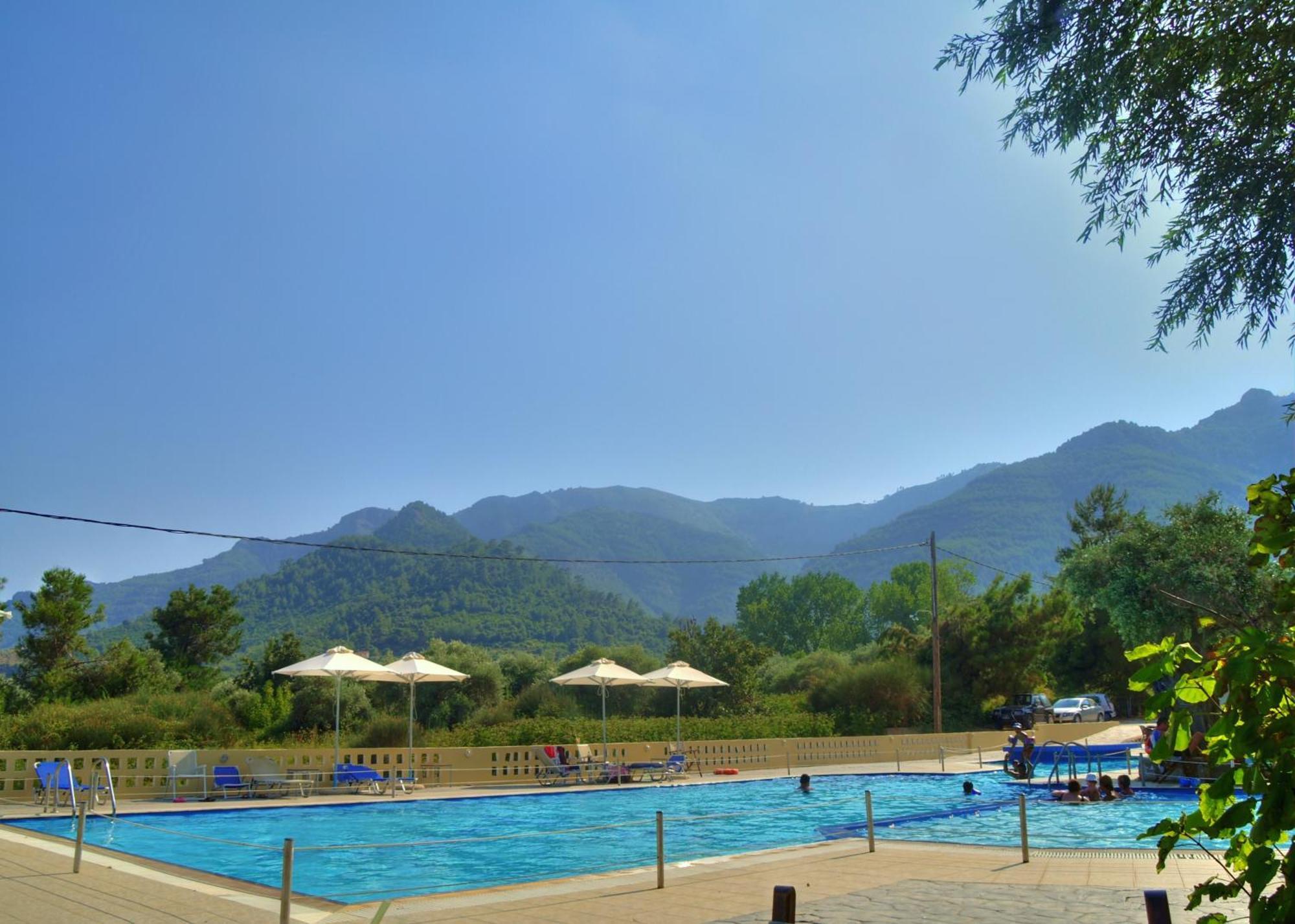 Maranton Beach Hotel Koinira Exterior photo