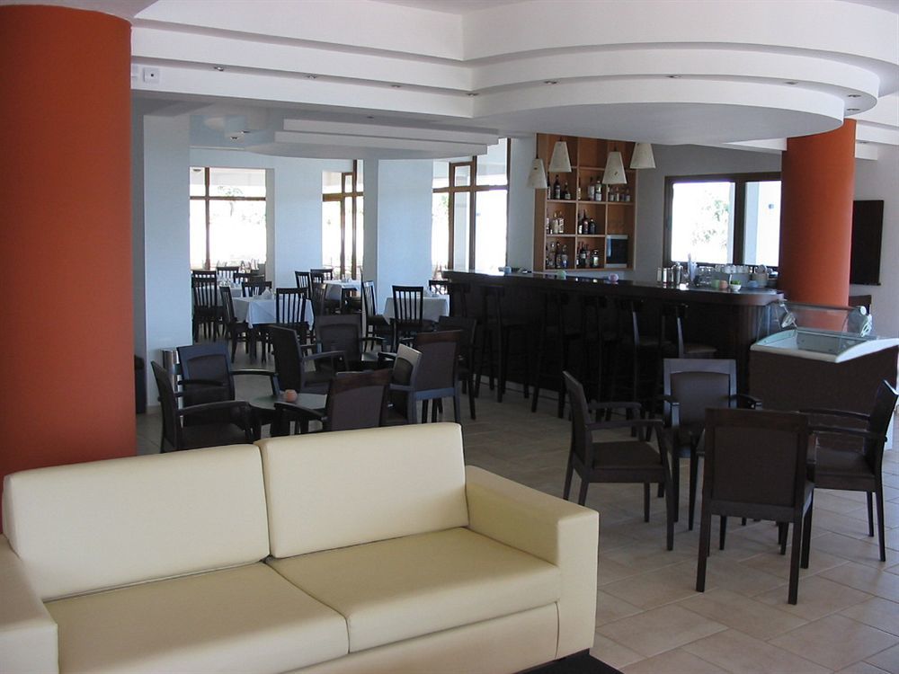 Maranton Beach Hotel Koinira Exterior photo