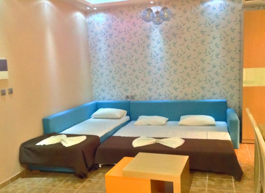 Maranton Beach Hotel Koinira Exterior photo